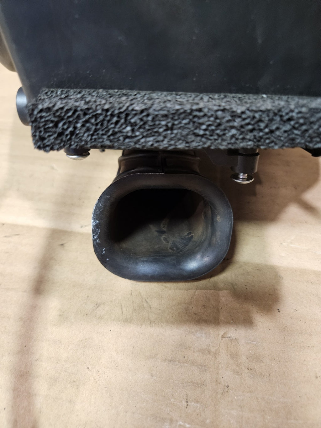 2022-2025 Yamaha YZF-R7 R7 OEM Airbox Air Cleaner Case Intake Box 1WS-14401-004