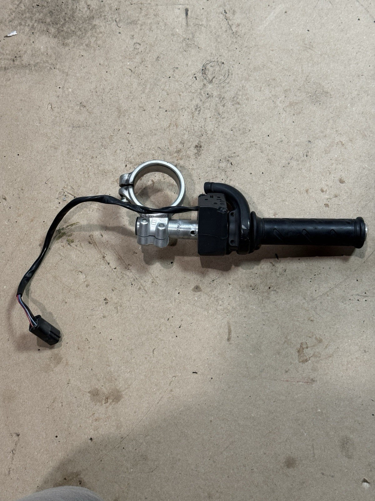 2011-2013 Ducati 848 EVO OEM Right Clip On Handlebar Kill Start Switch Pod11