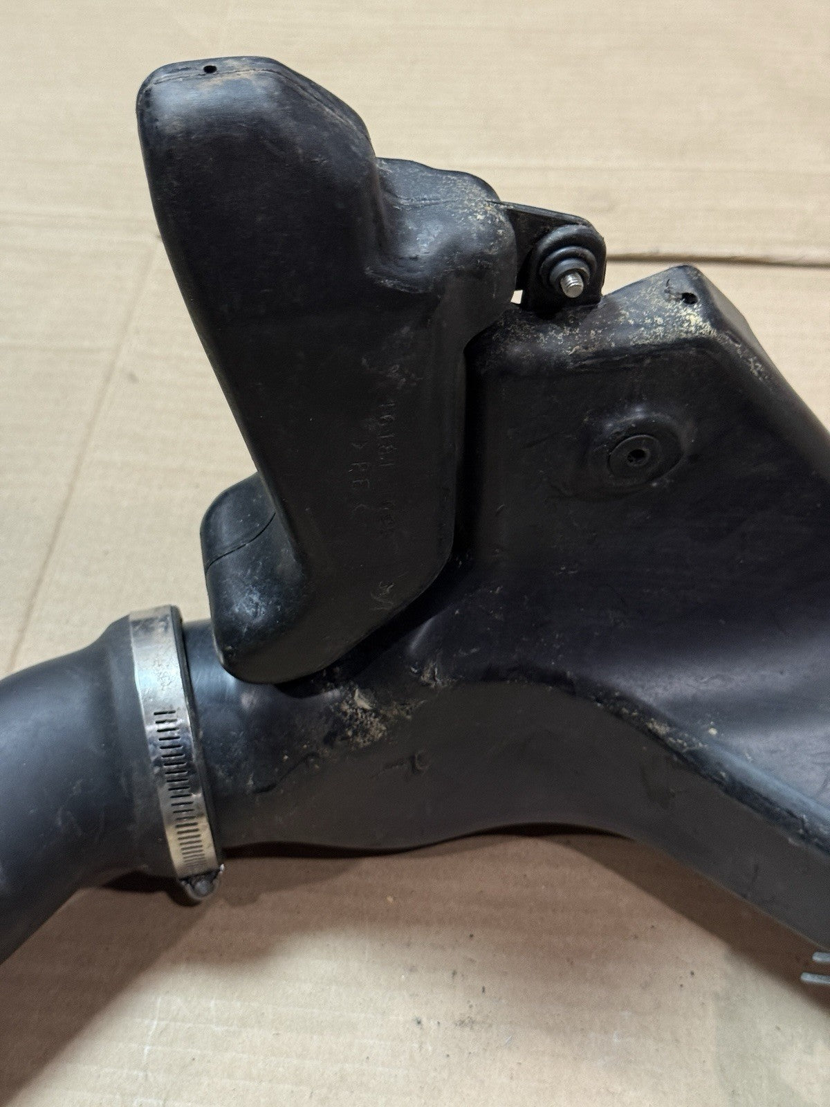 1998-1999 Kawasaki Ninja ZX6R ZX600G OEM Ram Air Intake Ducts LH RH 14073-17322