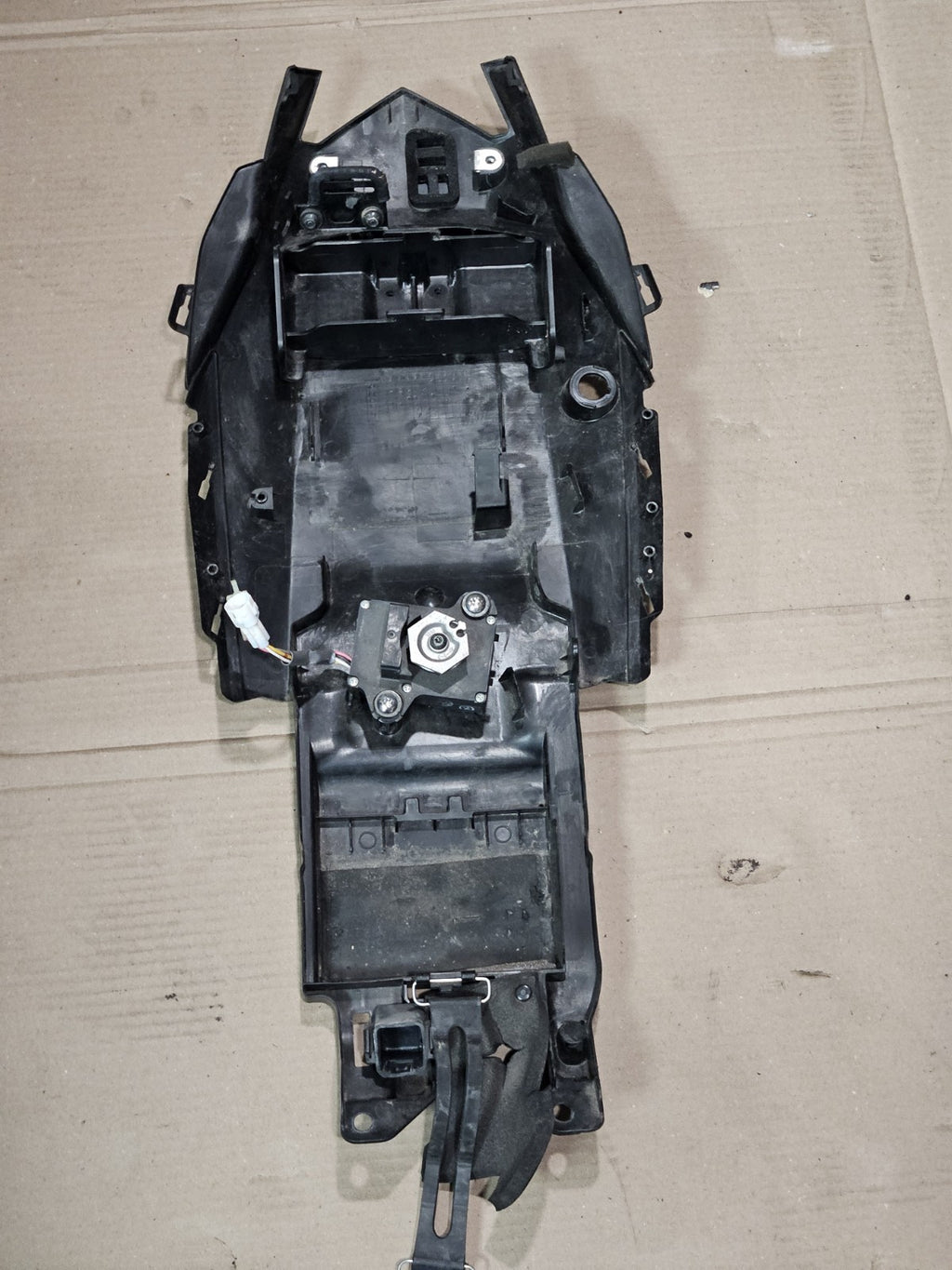 13-18 Kawasaki Ninja ZX6R 636 OEM Battery Tray Under Tail Section Fairing Cover