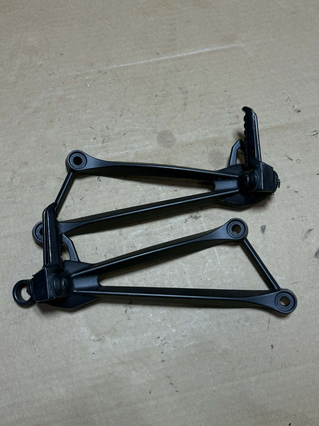 13-25 KAWASAKI NINJA ZX6R OEM Rear Passenger Rearsets Foot Pegs Left Right 636