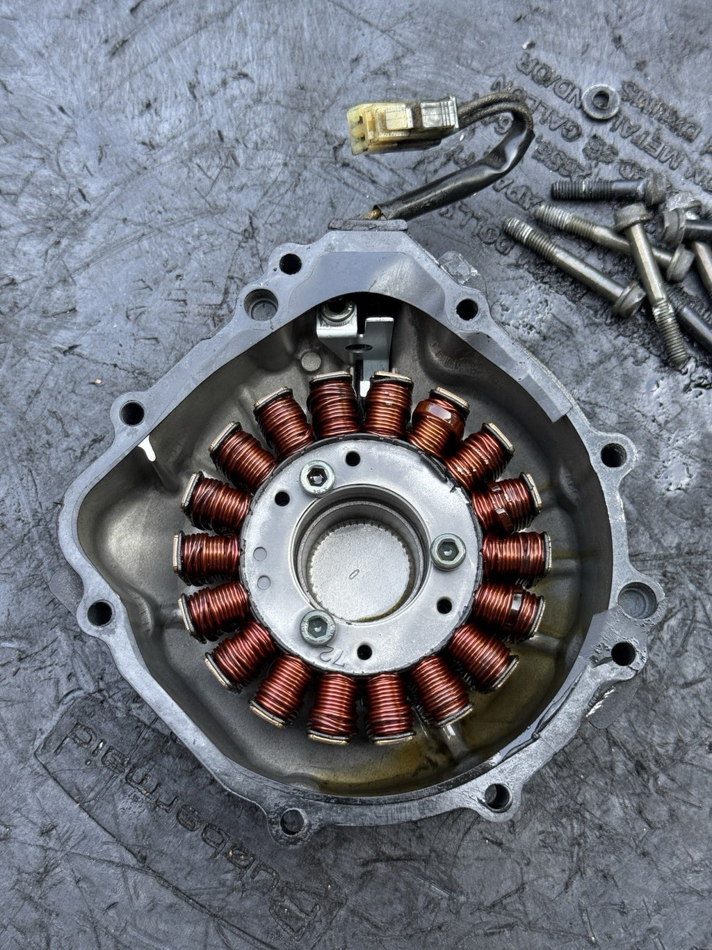 2000-2003 Suzuki GSXR750 OEM Stator Magneto Generator Engine Side Cover Assembly2