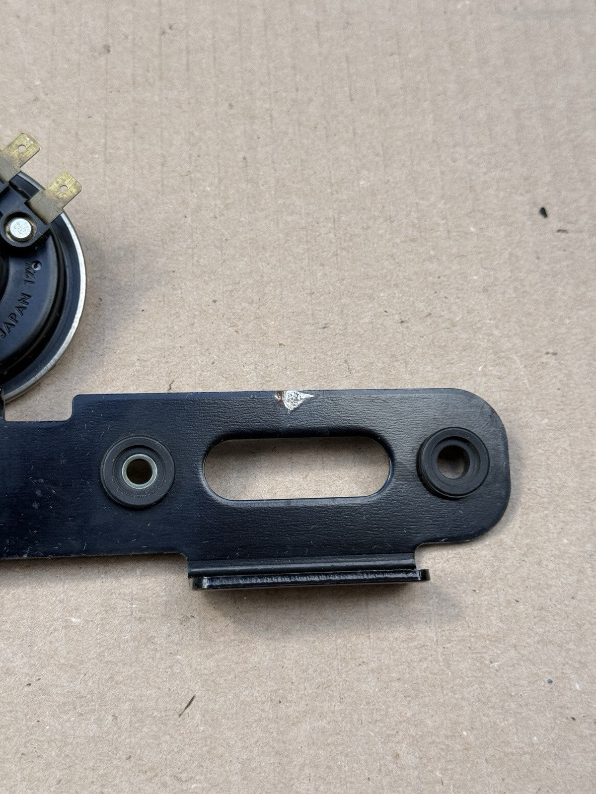 2006-2007 Suzuki GSXR600 GSXR750 K6 K7 OEM Horn Assembly Bracket 38500-01H005