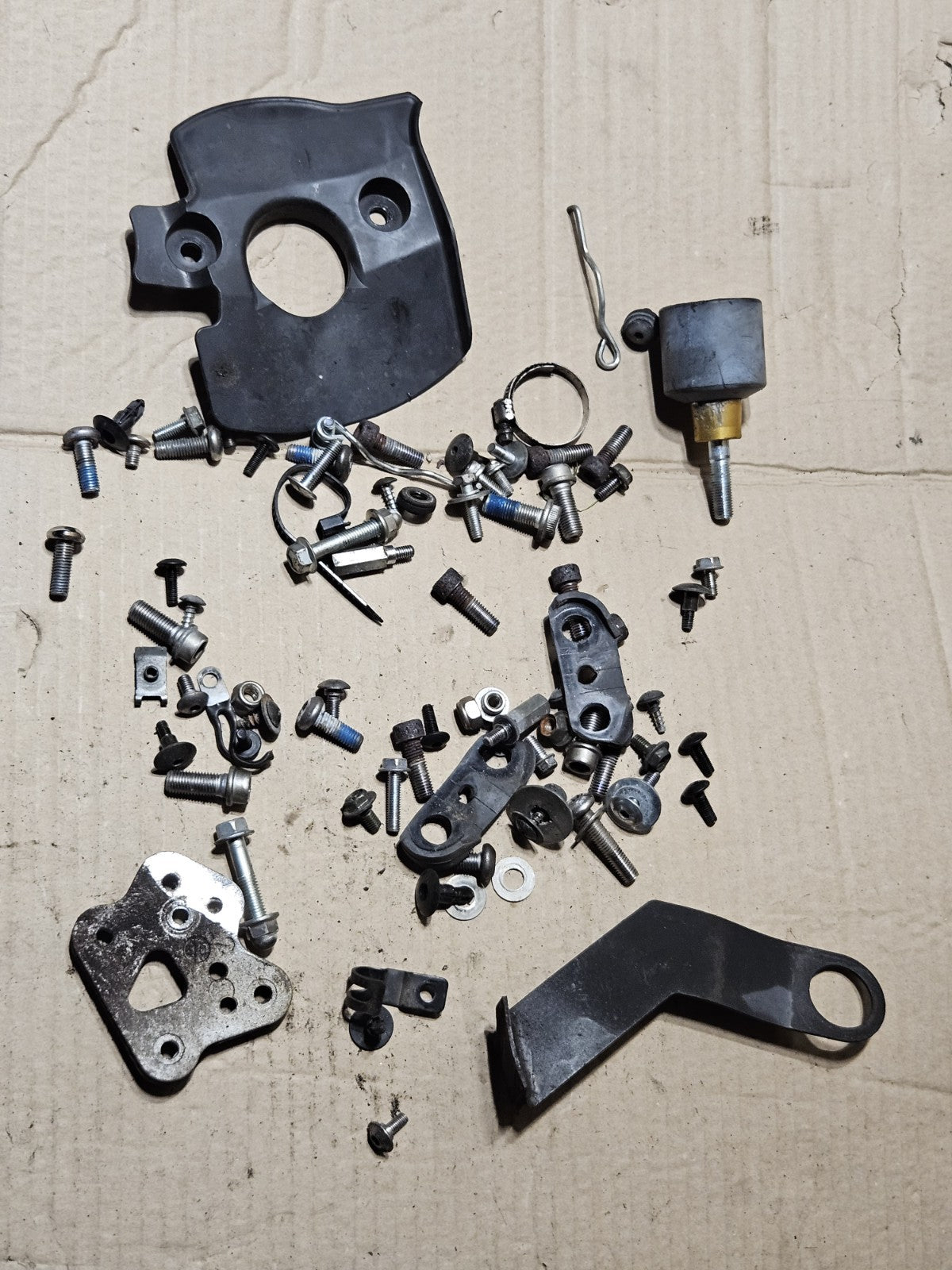 2006-2007 Suzuki GSXR600 GSXR750 GSX-R 600 750 OEM Bolts Brackets Hardware Lot7