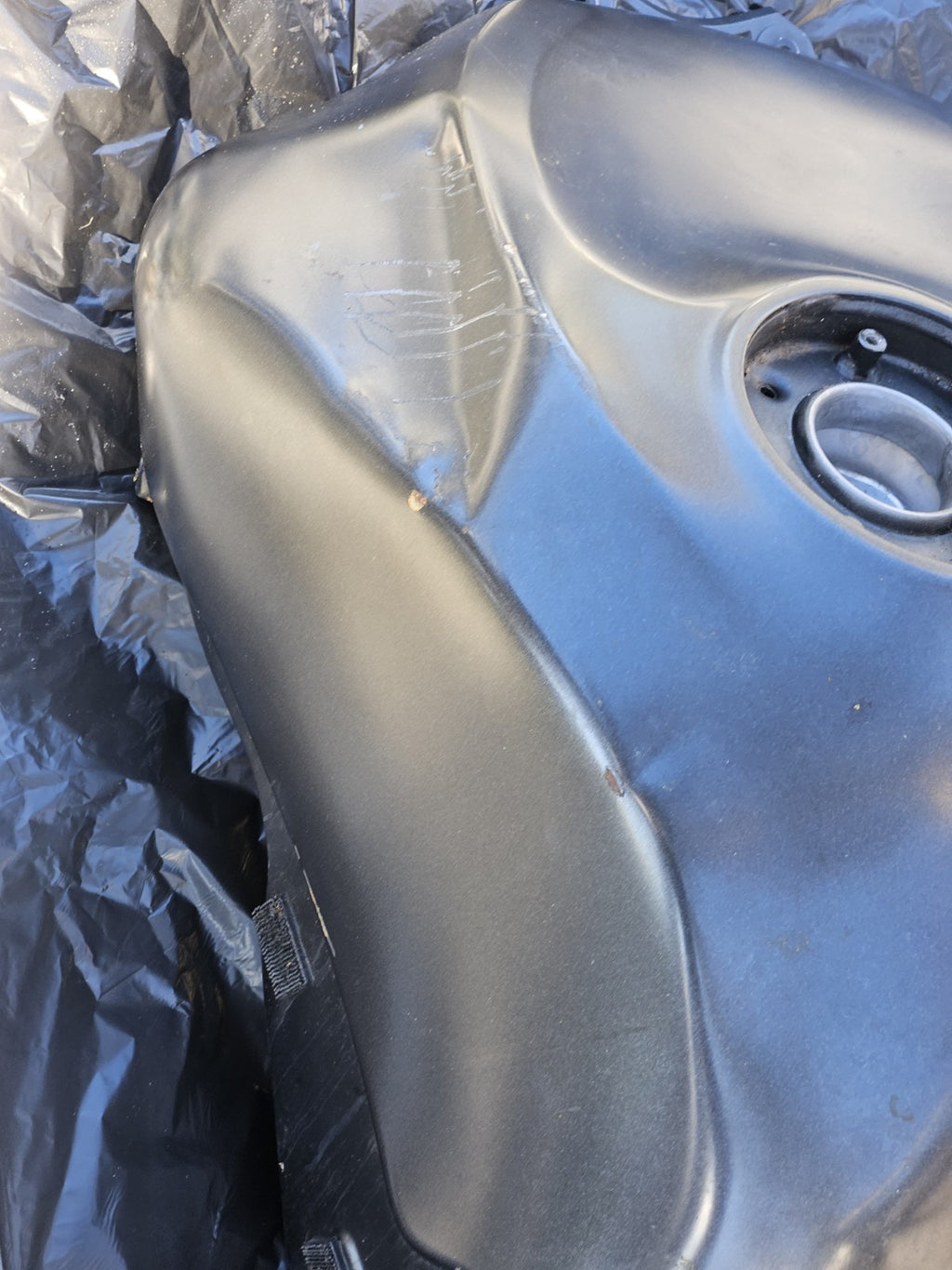 13-18 2015 Kawasaki ZX6R 636 OEM Gas Fuel Tank Petrol Reservoir Damaged