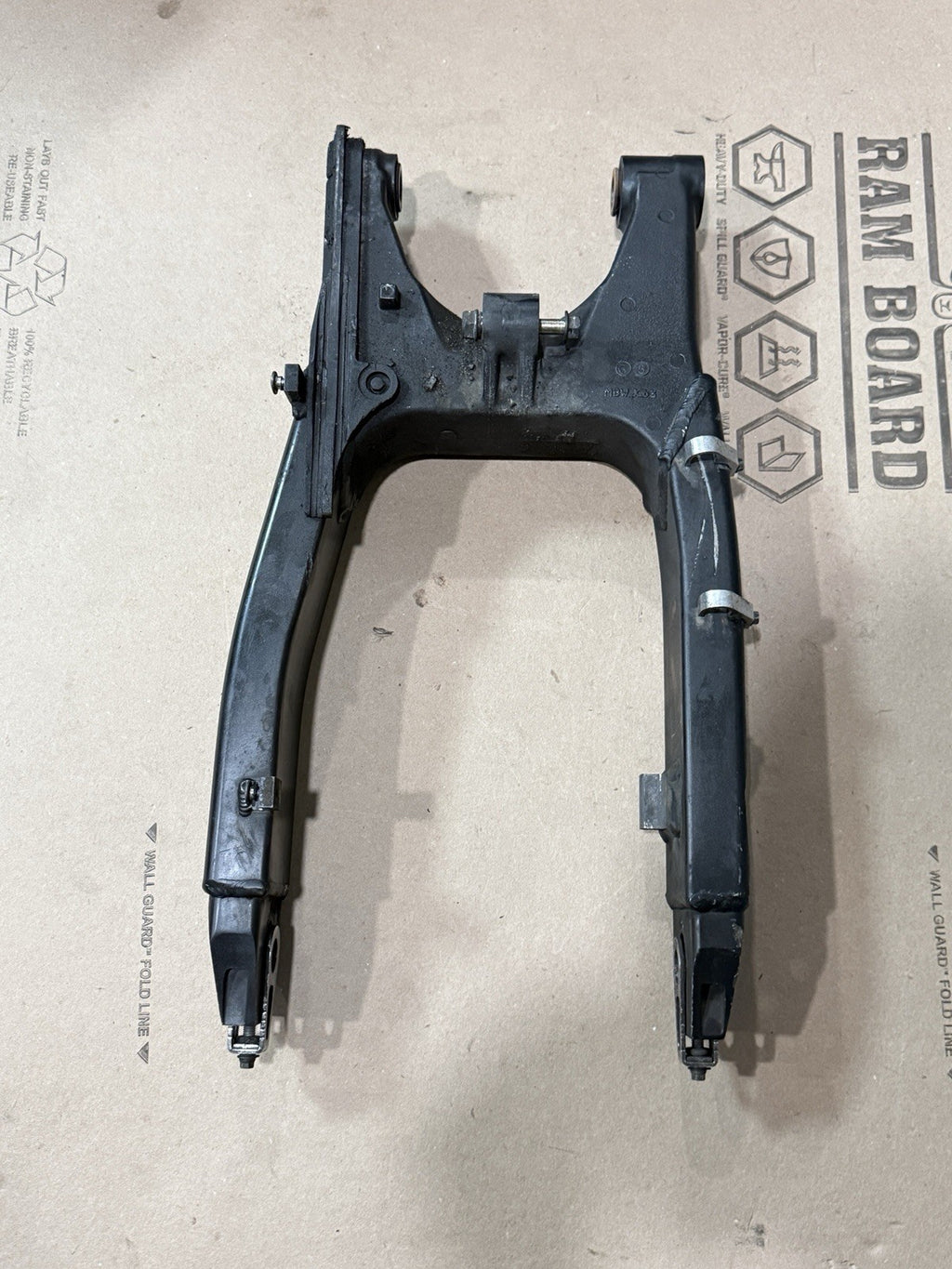 2001 2002 HONDA CBR 600 F4I F4 OEM SWINGARM REAR SUSPENSION 01 02