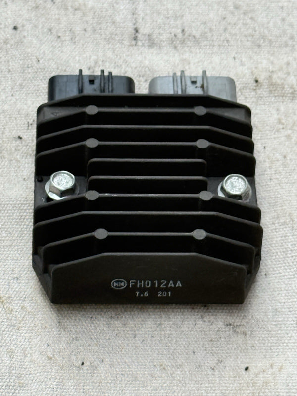 2007-2008 Yamaha YZF-R1 OEM Voltage Regulator FH012AA