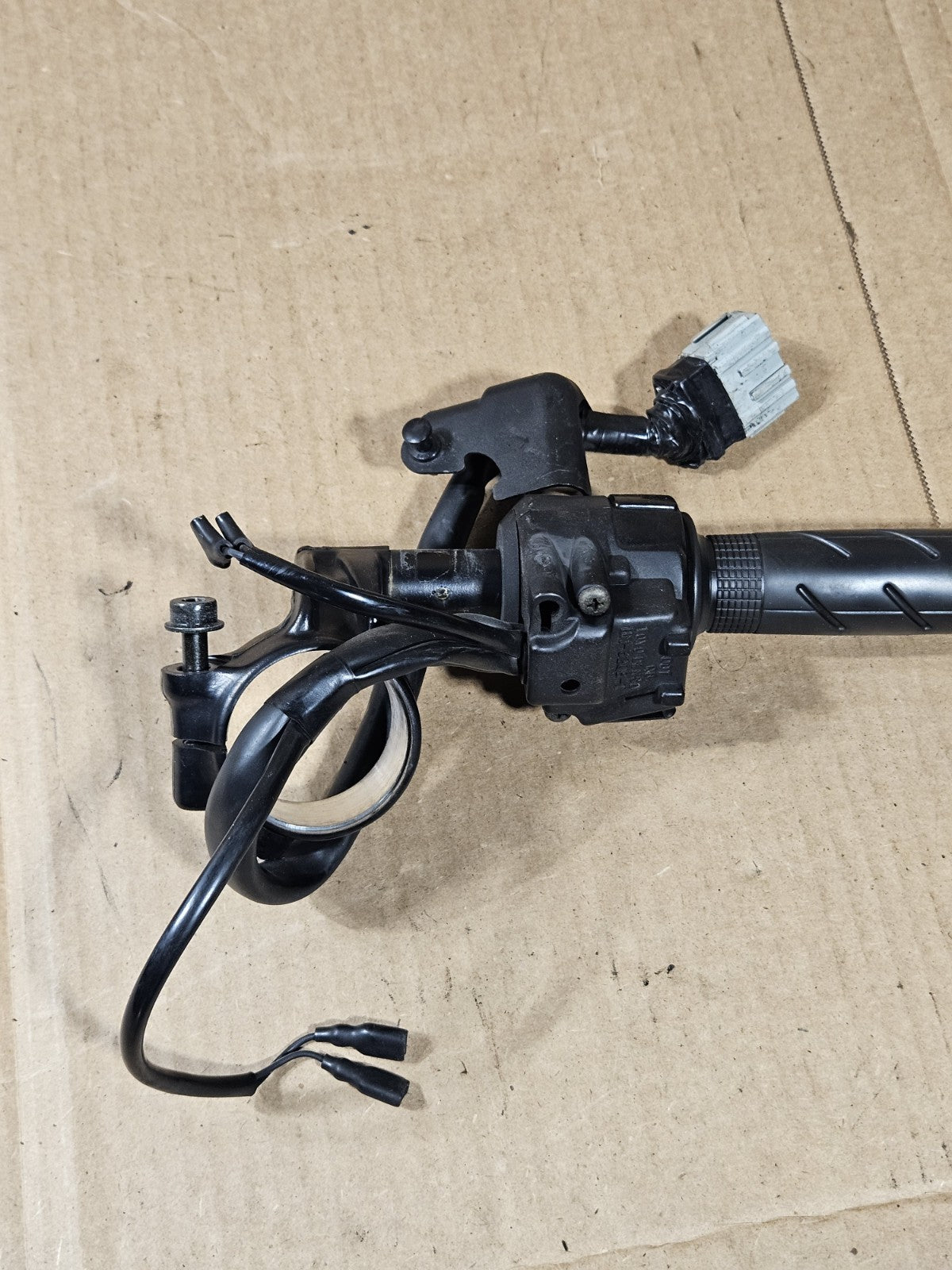 2005-2007 Honda CBR1000RR OEM Left Clip-On Handlebar Switch Grip 53150-MEL-D004