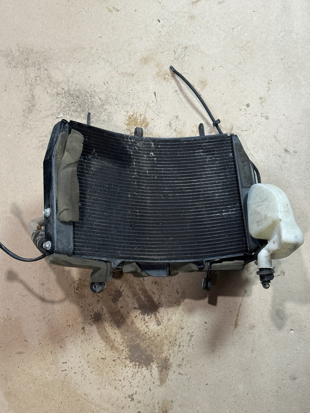 08-16 YAMAHA YZF R6 OEM ENGINE RADIATOR MOTOR COOLER COOLING RADIATER FANS HOSES