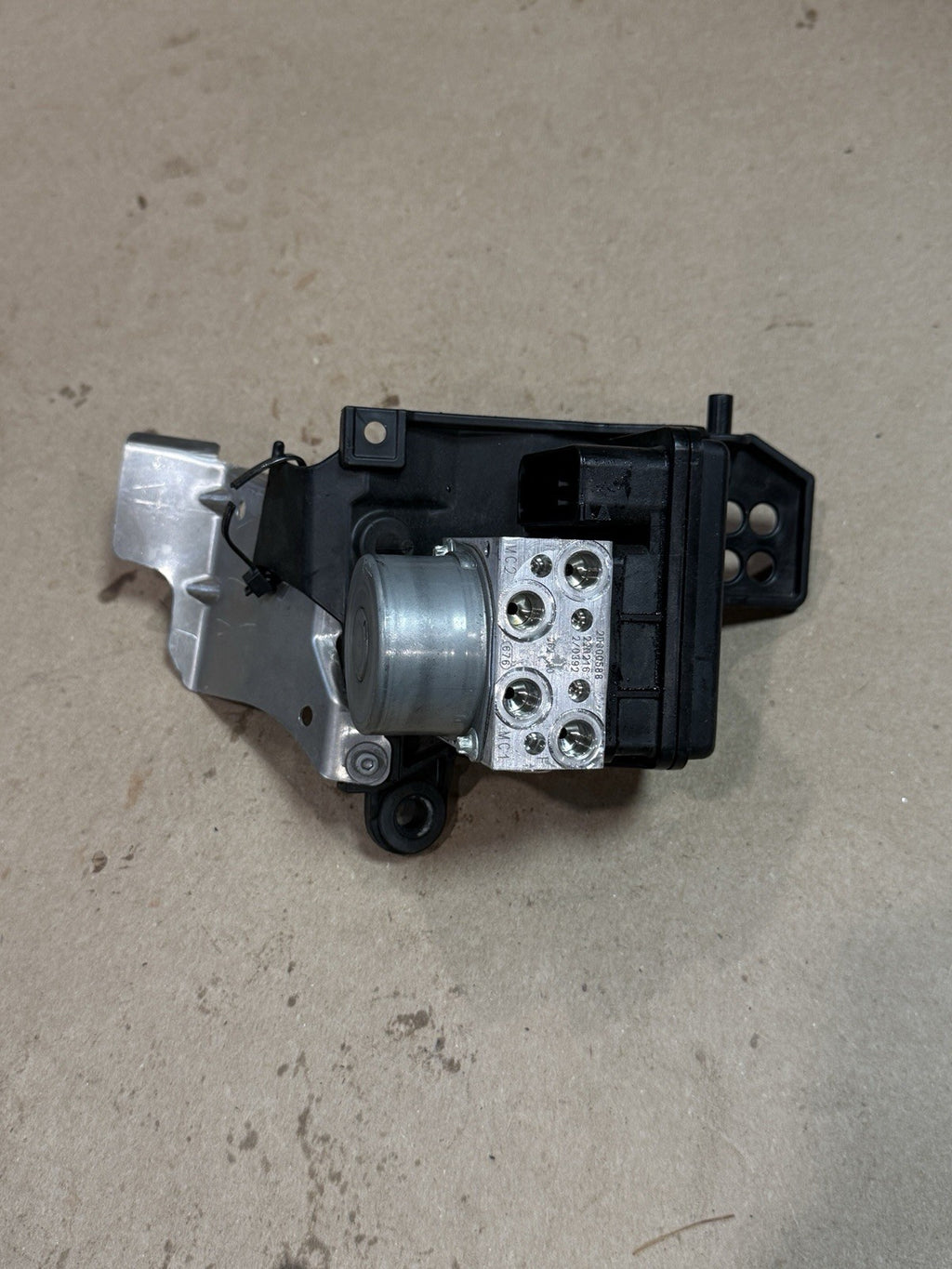 21-24 Aprilia RSV4 1100 Factory OEM ABS Pump Module Unit 2D000589