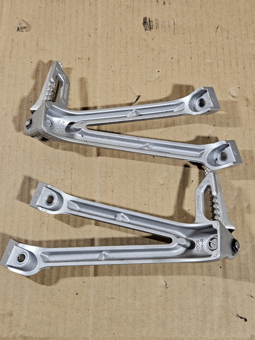2006 2007 Suzuki GSXR600 Passenger Peg Pair OEM Genuine Footpeg Pillion2
