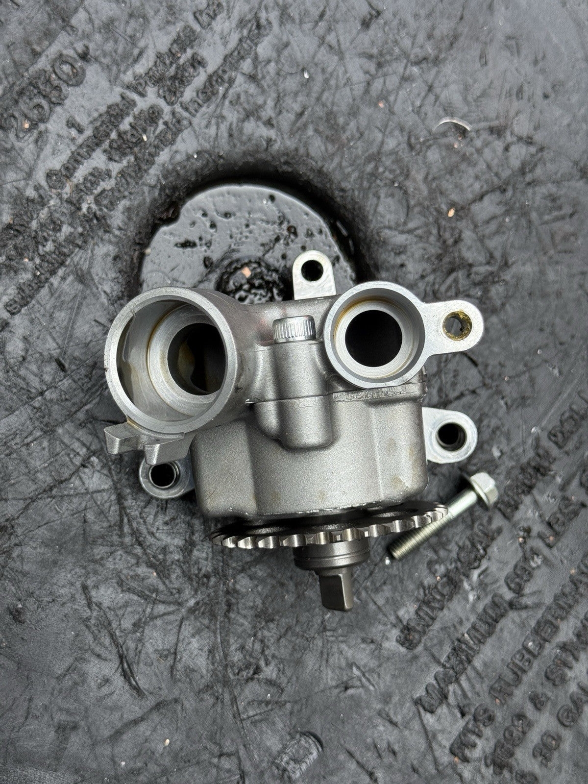 08-16 Yamaha YZF-R6 R6 OEM Engine Oil Pump Drive Chain Gear Motor Assembly6