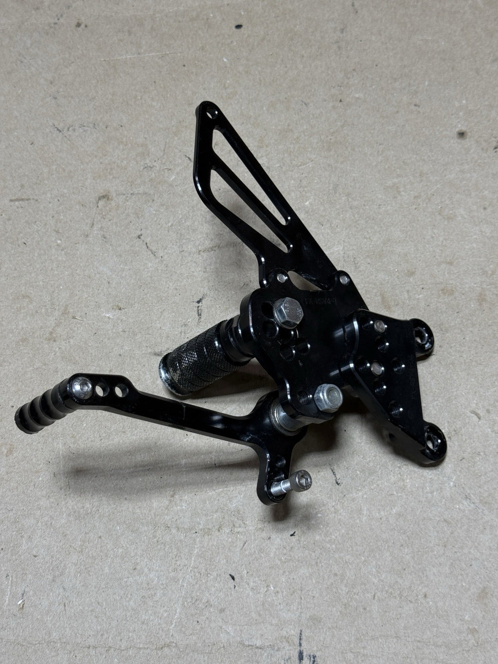 2015-2018 Aprilia RSV4 RR RF Adjustable Rearsets Rear Sets Foot Pegs L&R Black