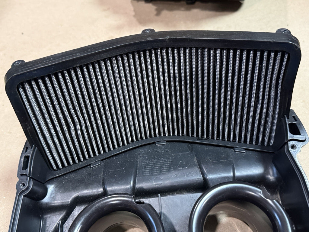 Aprilia V4 RSV4 1100 21+ OEM Upper & Lower Airbox Assembly Intake Air Filter