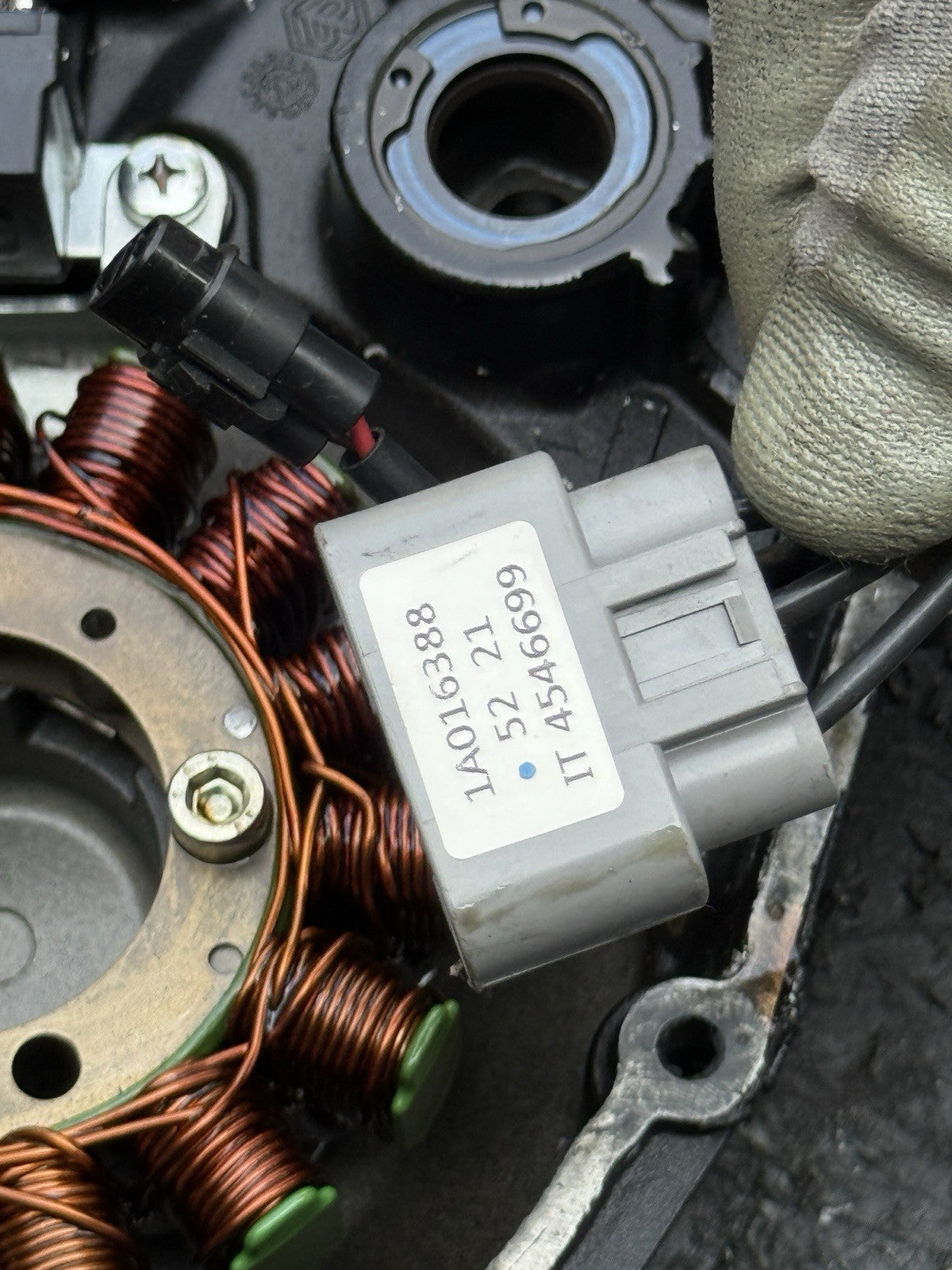 21-25 Aprilia RSV4 1100 OEM Stator Magneto Generator Coil Engine Side Cover12
