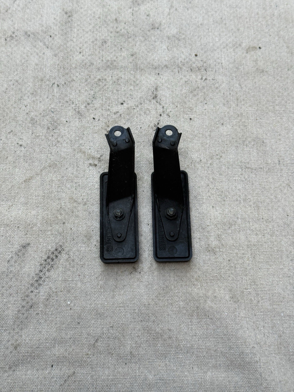 2007-2008 Yamaha YZF-R1 R1 OEM Front Side Reflector Bracket Pair 5VY-85122-00-002