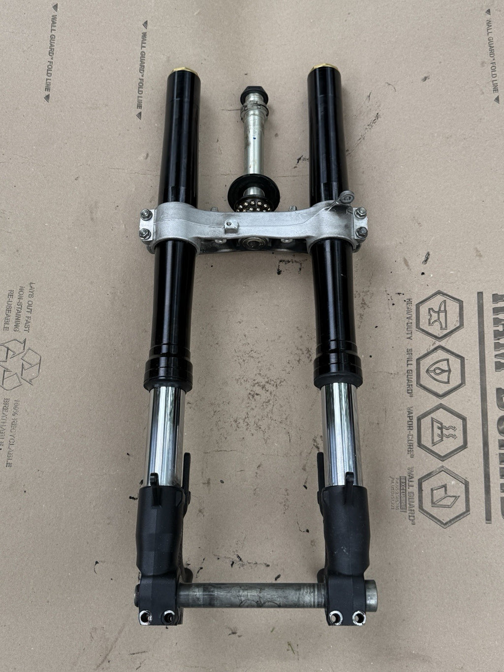 2017-2025 Suzuki GSXR1000 GSX-R 1000 OEM Front End Forks Triple Tree Clamp Lower