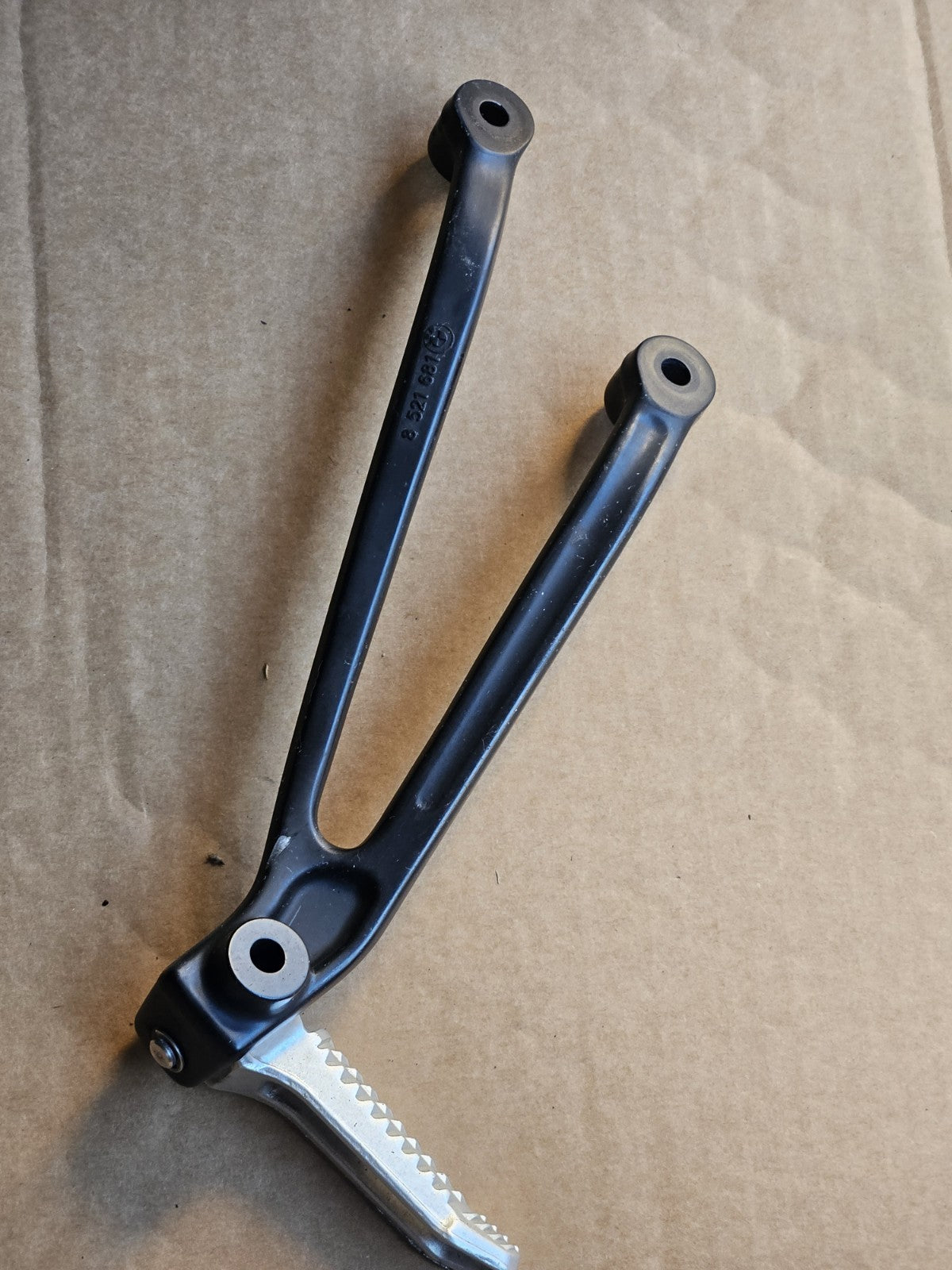 2014 BMW S1000 S1000R OEM Rear Right Passenger Foot Peg Rest & Mount DMG