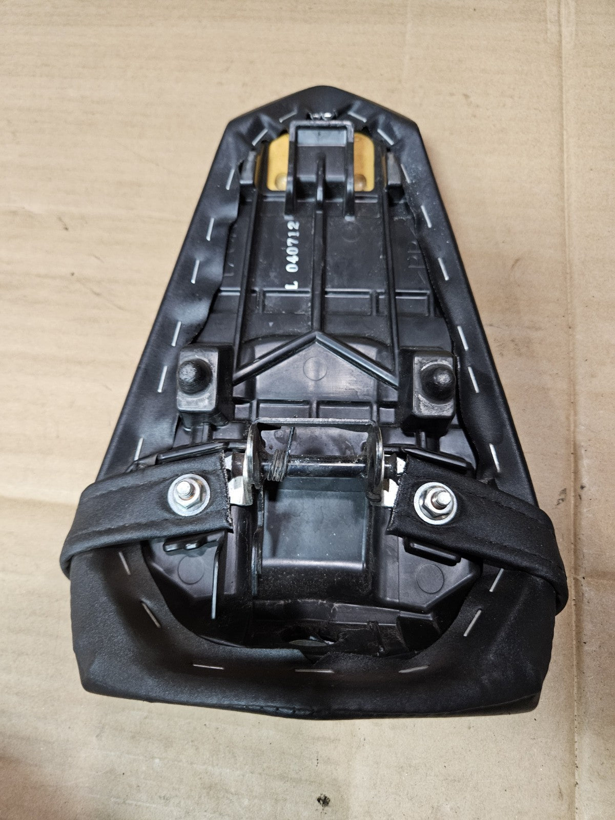 2022-2025 Yamaha YZF-R7 2025-2026 YZF-R9 OEM Rear Passenger Seat BEB-24750-00-002
