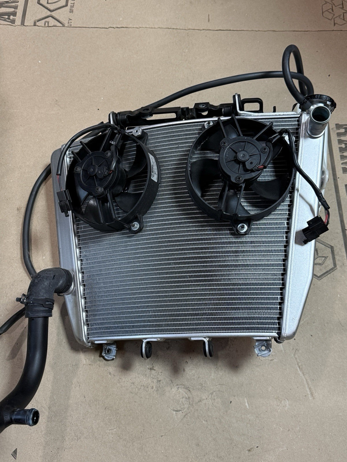 21-24 Aprilia RSV4 OEM Engine Radiator Motor Cooling Radiator Fan Left Right Set