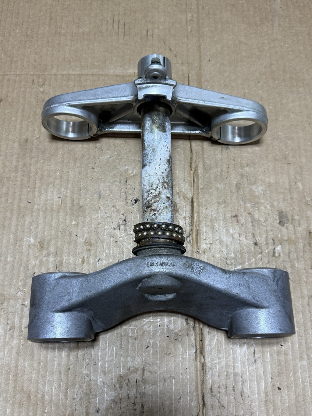 2001 Ducati 748 748S 916 996 998 OEM Triple Tree Top Bottom Yoke Clamp w/ Bolts