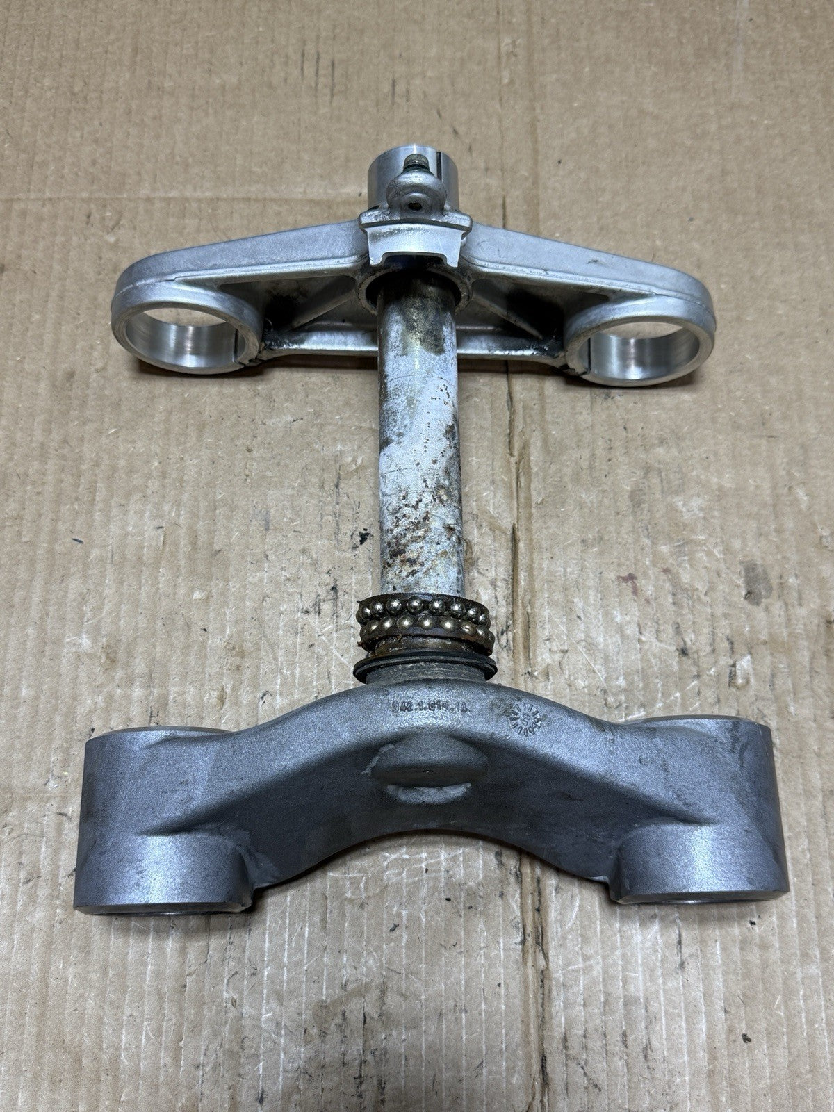 2001 Ducati 748 748S 916 996 998 OEM Triple Tree Top Bottom Yoke Clamp w/ Bolts