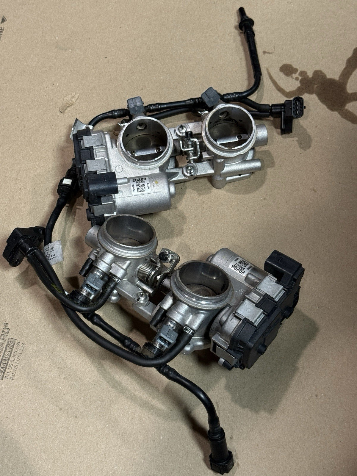 Aprilia RSV4 1100 Factory 21+ Front Rear Throttle Bodies Body Fuel Injectors