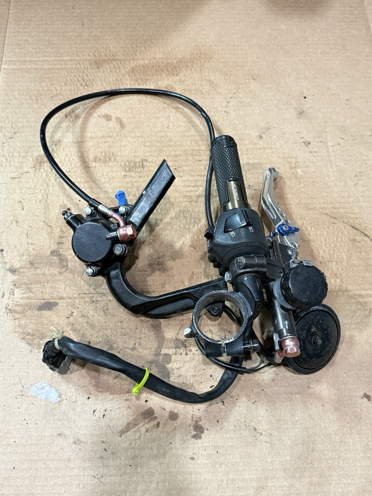 06-07 Honda CBR1000RR Clutch Master Cylinder Lever Line Clip On OEM Front