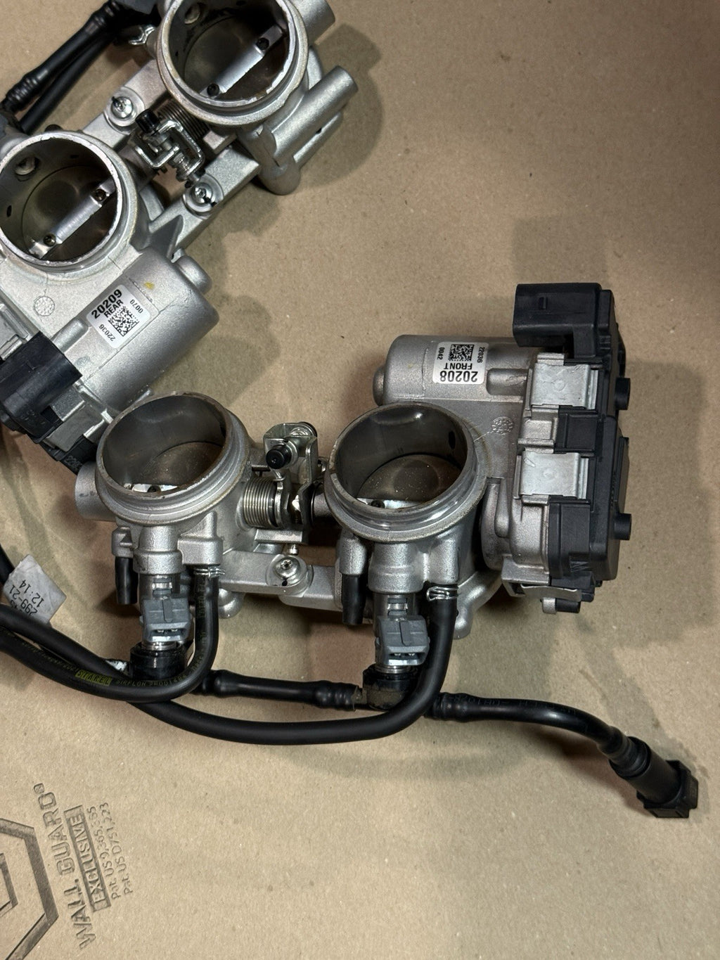 Aprilia RSV4 1100 Factory 21+ Front Rear Throttle Bodies Body Fuel Injectors