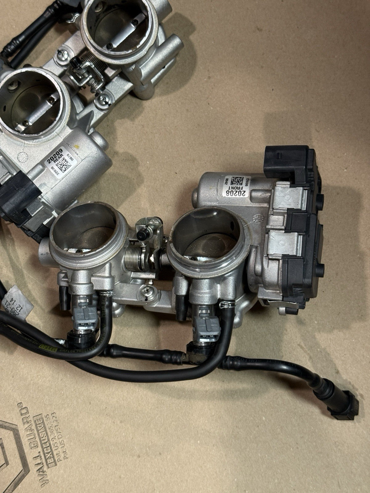 Aprilia RSV4 1100 Factory 21+ Front Rear Throttle Bodies Body Fuel Injectors