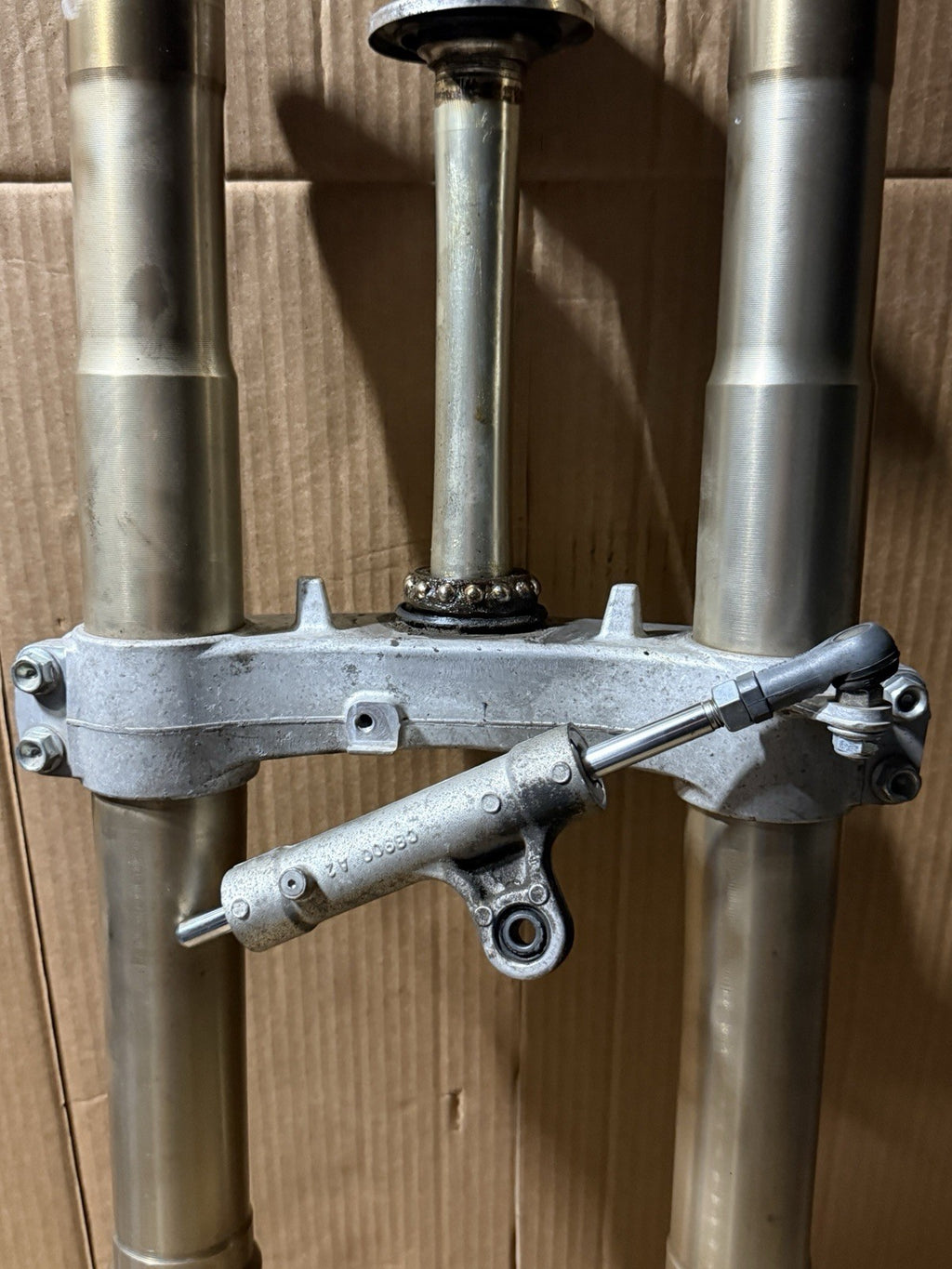 06-07 Suzuki GSXR600 GSX-R600 K6 K7 OEM Front Fork Lower Triple Tree 51103-01H0013