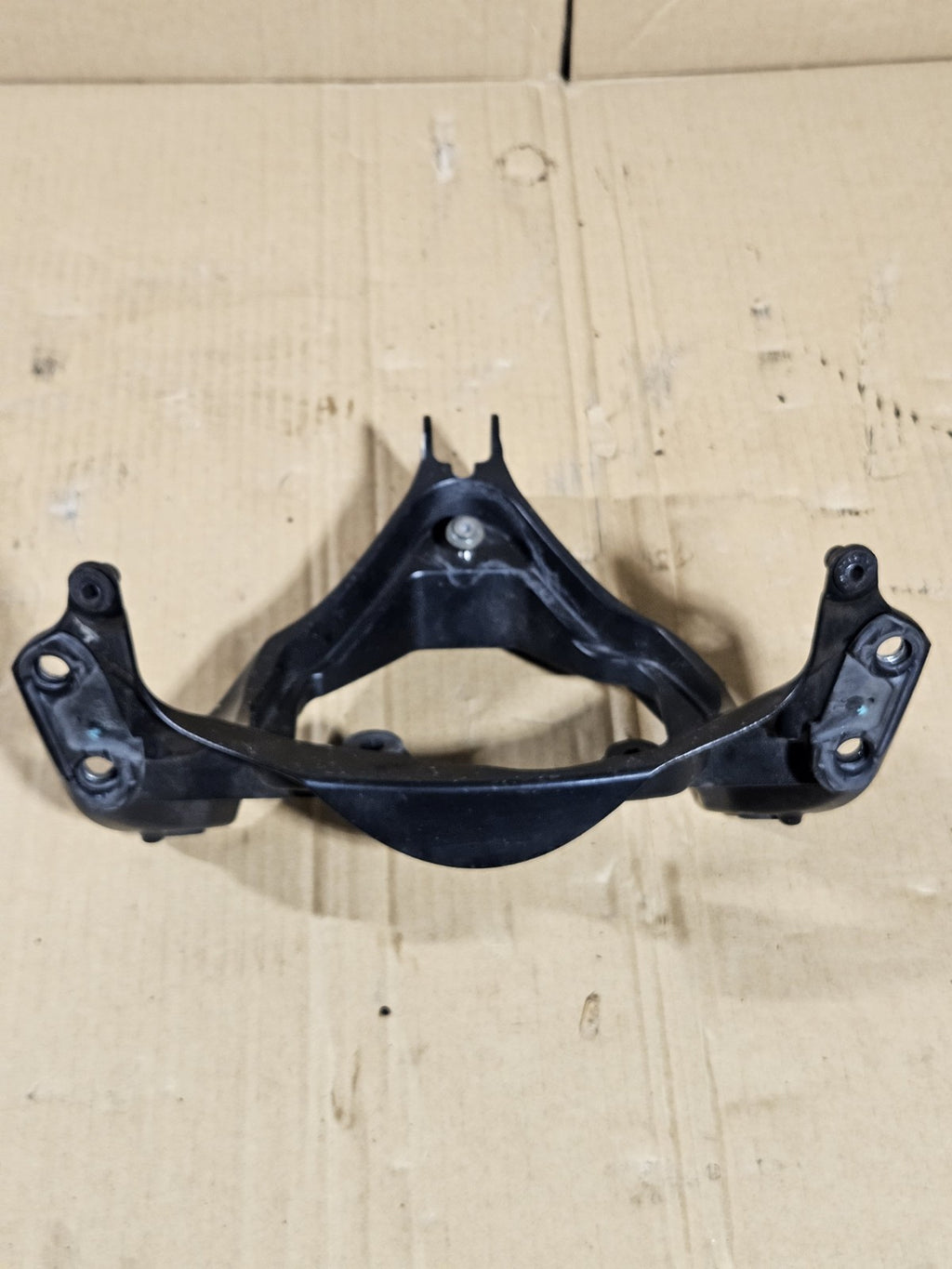 2006 2007 Suzuki GSXR600 Fairing Stay OEM 9446101H00 Genuine Front Bracket1