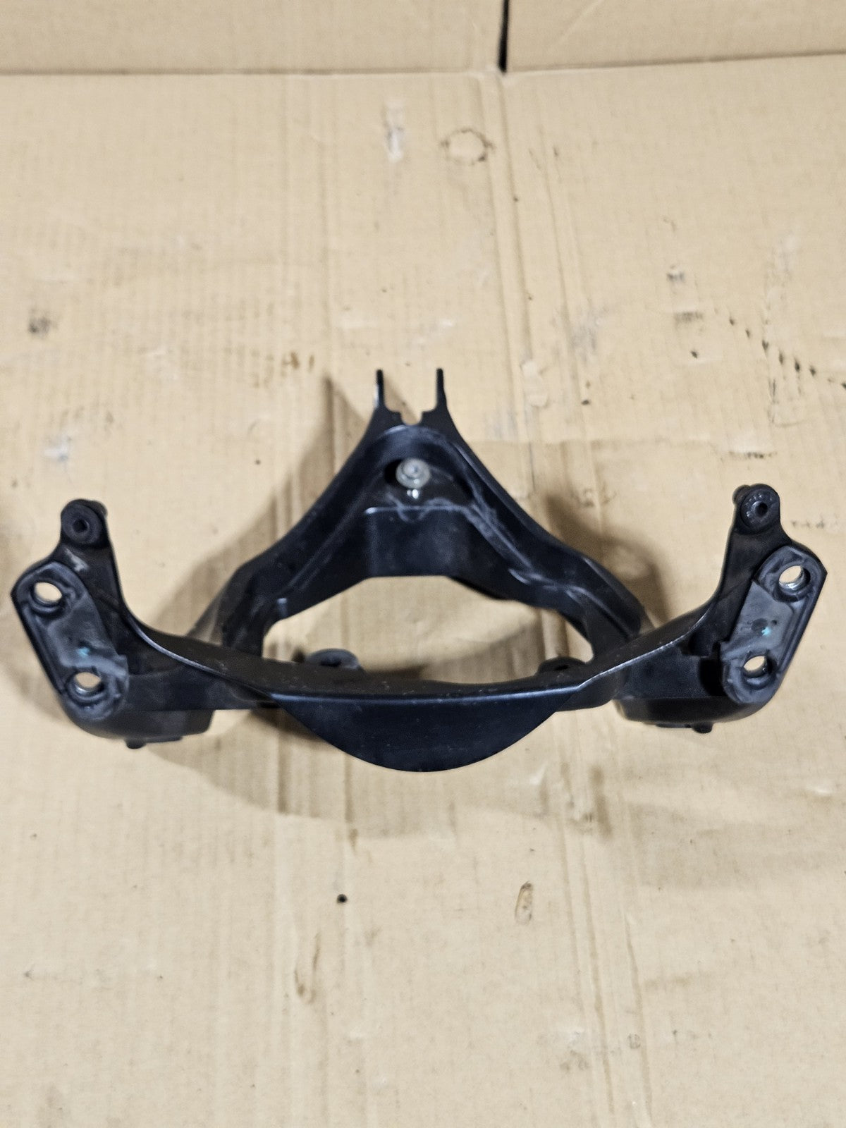 2006 2007 Suzuki GSXR600 Fairing Stay OEM 9446101H00 Genuine Front Bracket1