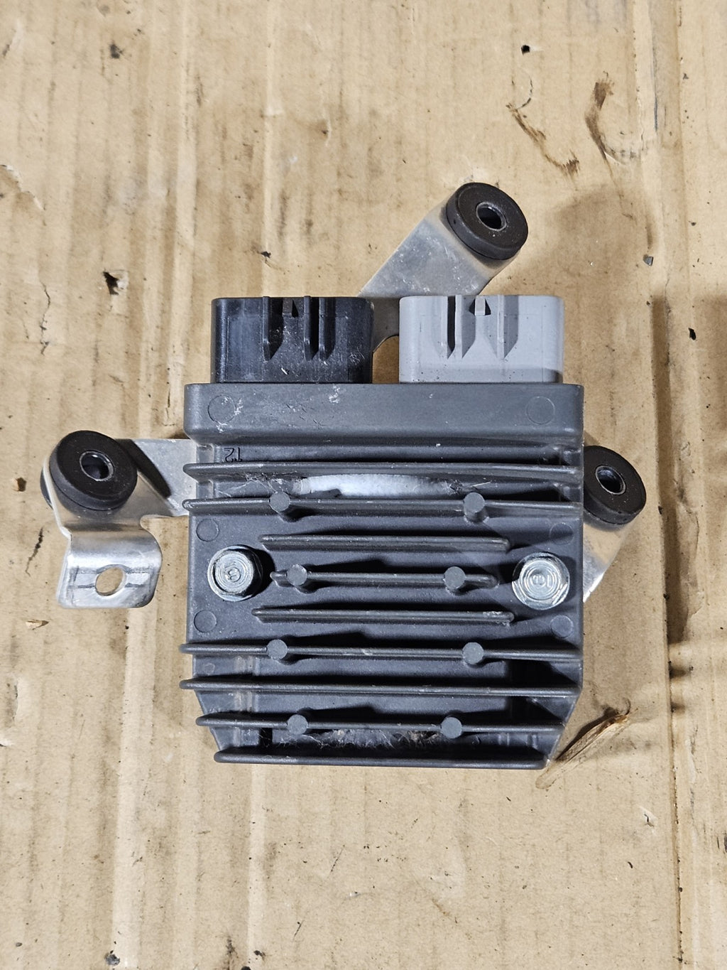 2013 Honda CBR600RR Voltage Regulator OEM 31600-HR0-F01 31600-MGZ-J01 2013-20204