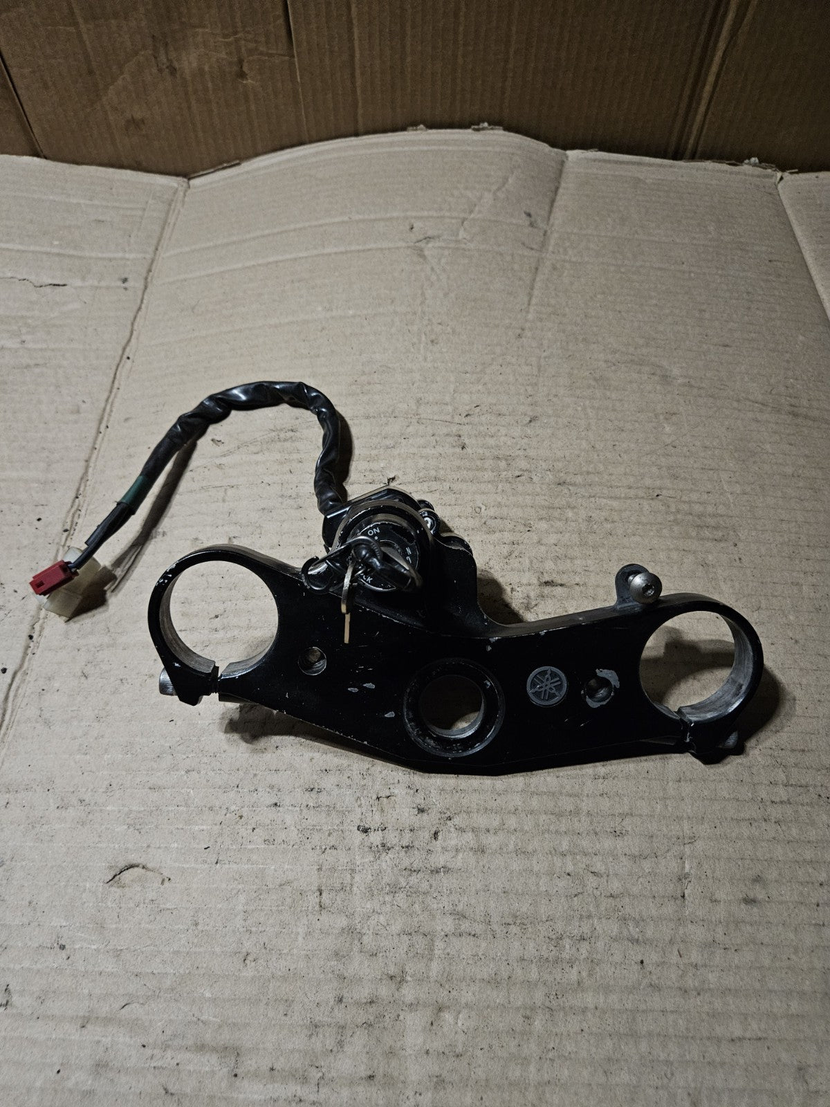 2008-2010 Yamaha YZF-R6 R6 OEM Top Triple Tree Ignition Switch 2C0-82501-10-001