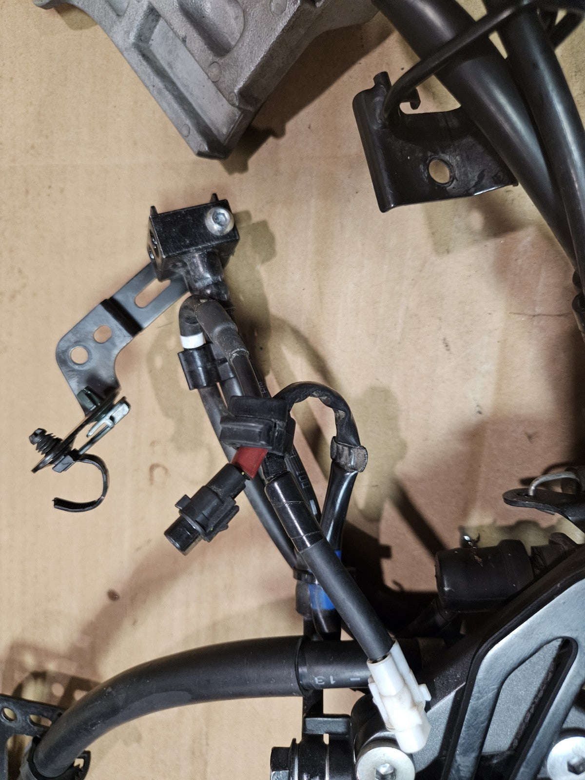 Yamaha YZF R7 OEM Rear Brake Caliper Rearset Pedal Lever Bracket 2022-20257