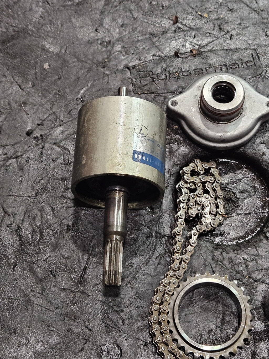 17-26 Suzuki GSXR1000R GSXR1000 OEM Engine Starter Shaft Idler Gear Assembly3
