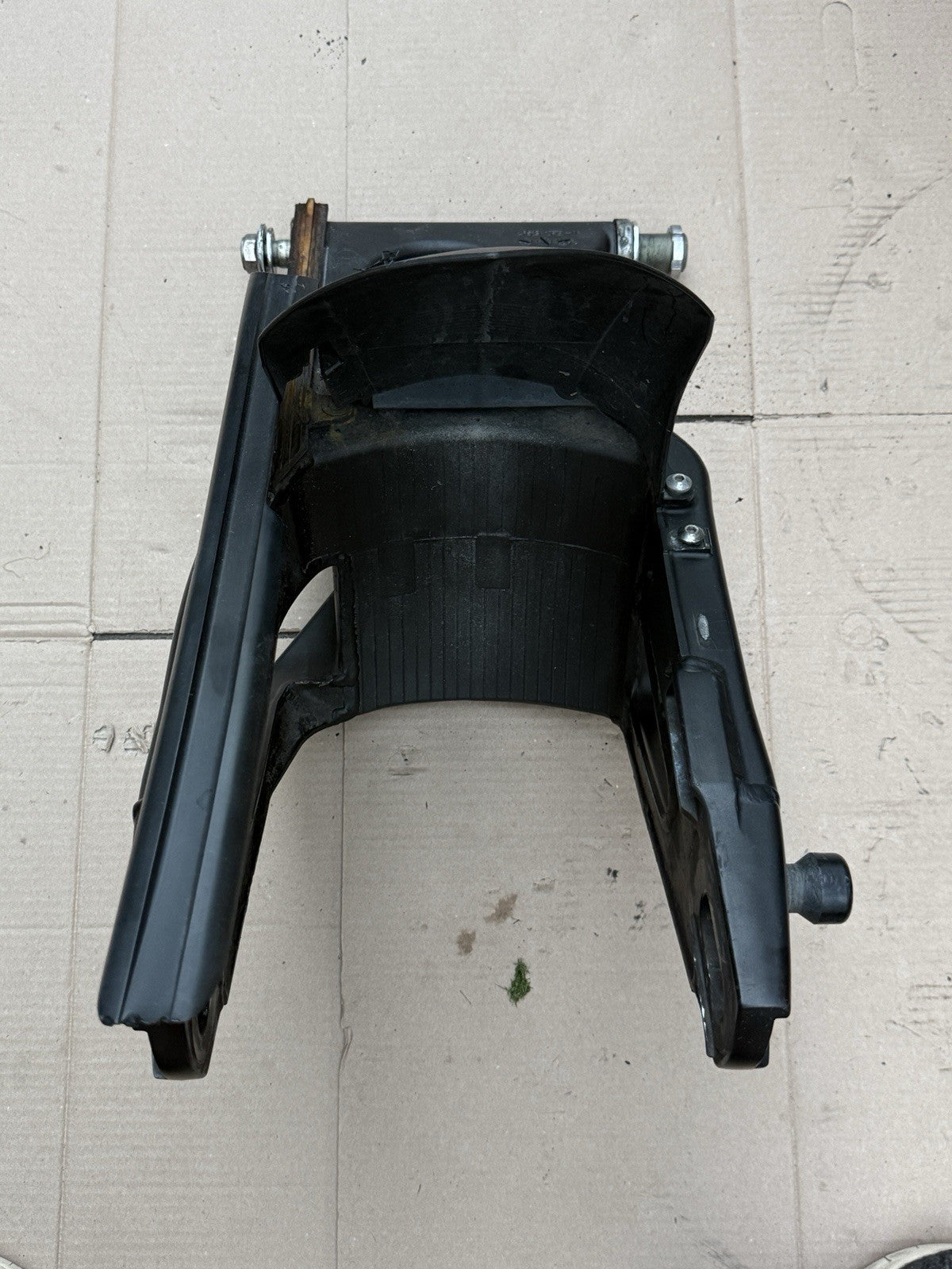 07-08 Yamaha YZF-R1 Straight OEM Rear Suspension Swingarm - Back Arm Frame0