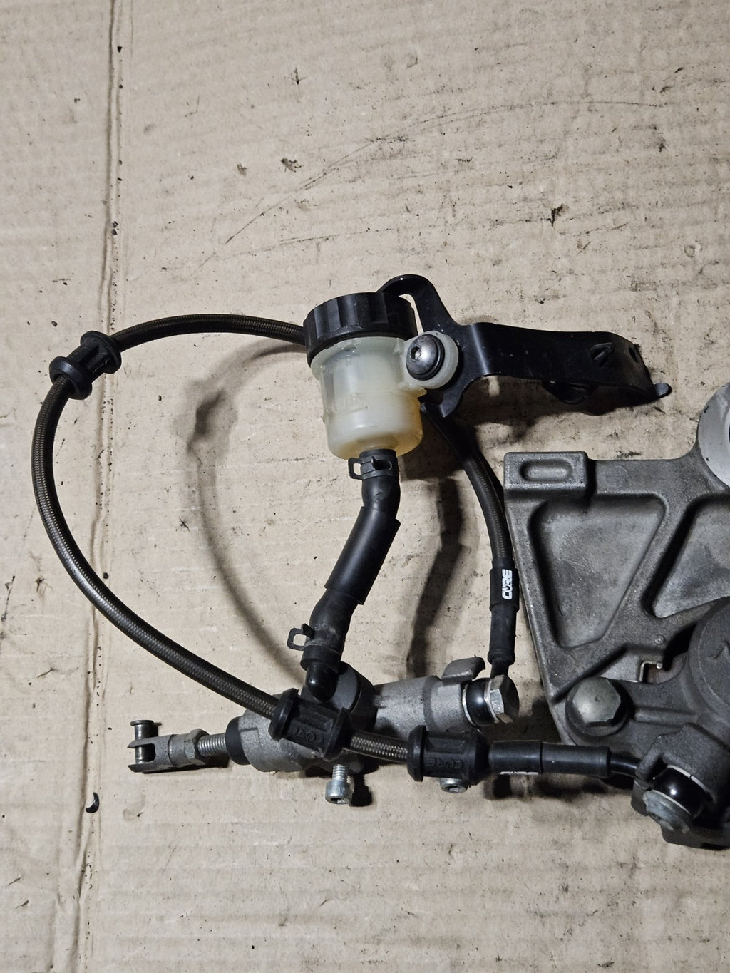 2008-2011 Yamaha YZF-R6 R6 OEM Right Rearset Rear Brake Master Cylinder Caliper4