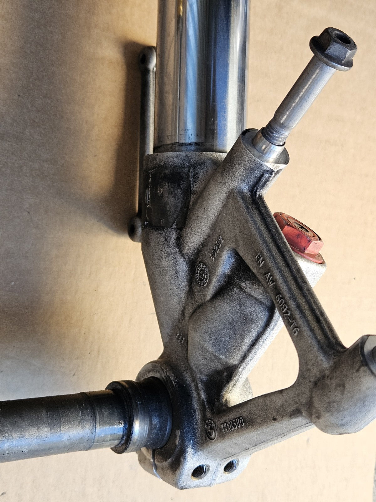 2014 10-14 BMW S1000RR OEM Front Fork Suspension Lower Triple Tree Assembly