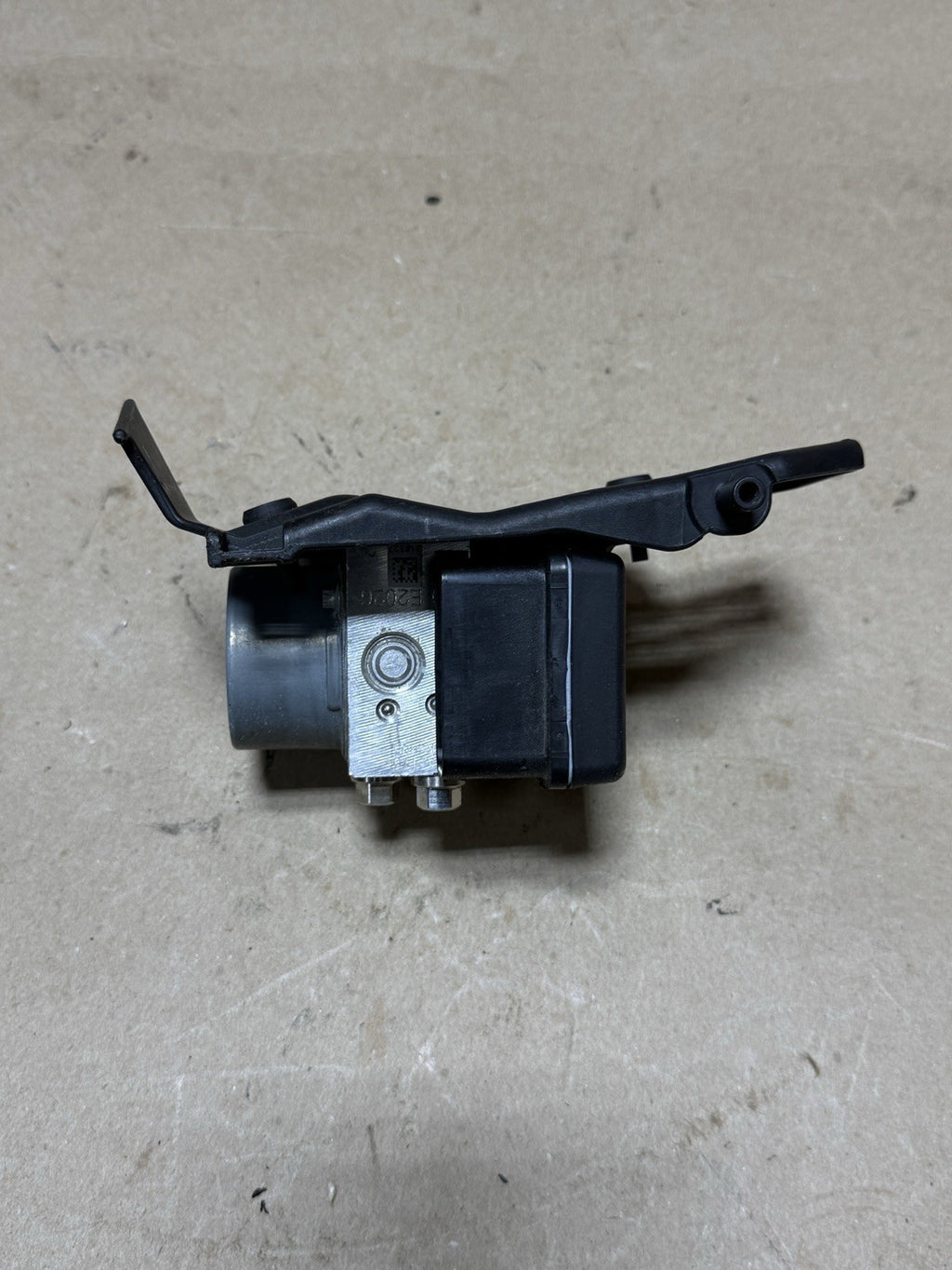 15-18 Aprilia Tuono 1100 RSV4 OEM ABS Brake Servo Control Unit 2D00265