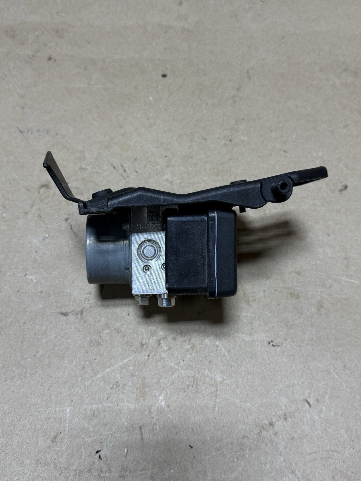 15-18 Aprilia Tuono 1100 RSV4 OEM ABS Brake Servo Control Unit 2D00265