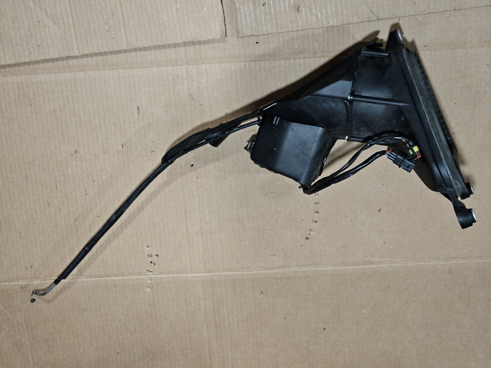 12-19 Ducati Panigale 899 959 1199 1299 OEM RADIATOR FAN TRIM ASSEMBLY OEM