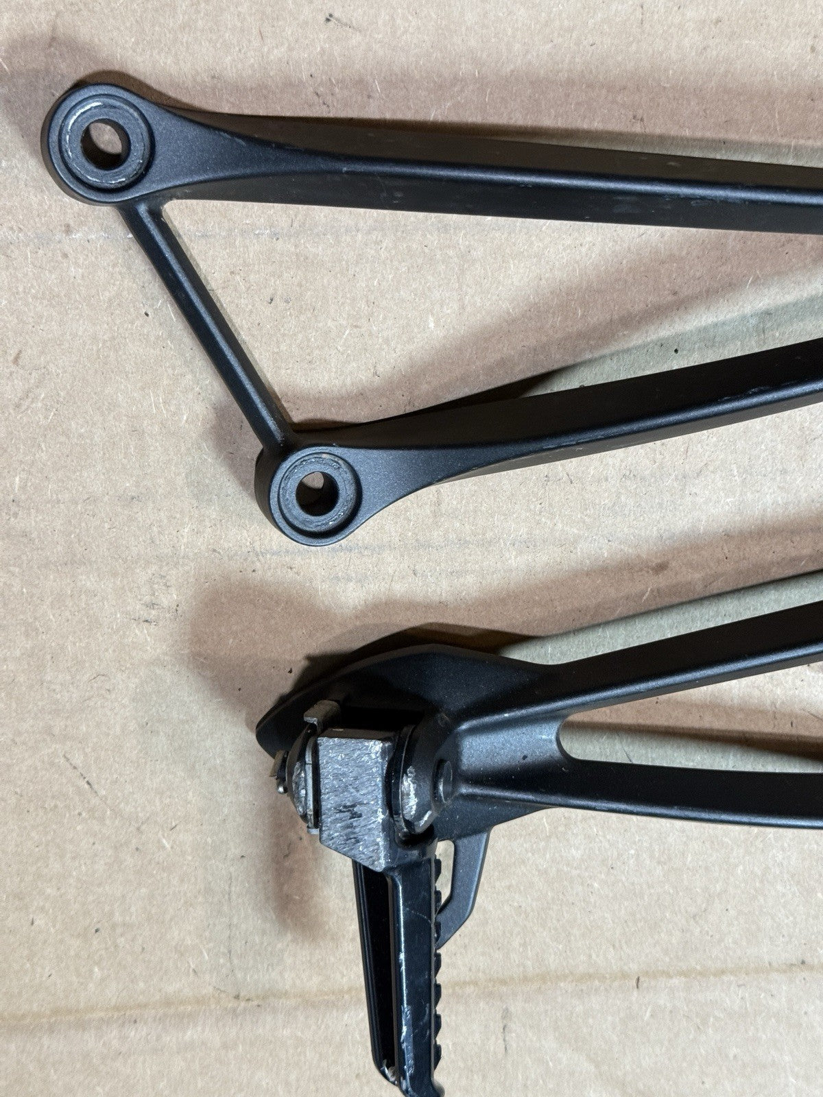 19-23 Kawasaki Ninja ZX6R 636 OEM Rear Passenger Foot Pegs Footrests 34028-00942