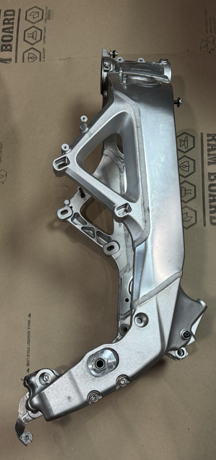2021-24 Aprilia RSV4 1100 OEM Main Frame Chassis Clean 7K Miles Straight Street
