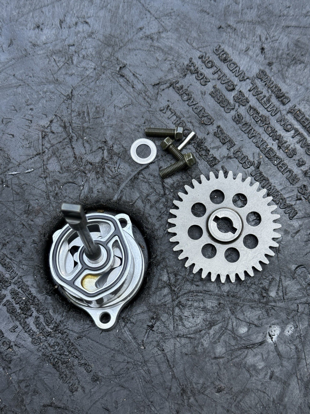 2000-2003 Suzuki GSXR750 OEM Engine Oil Pump Drive Gear Sprocket Assembly Lot0