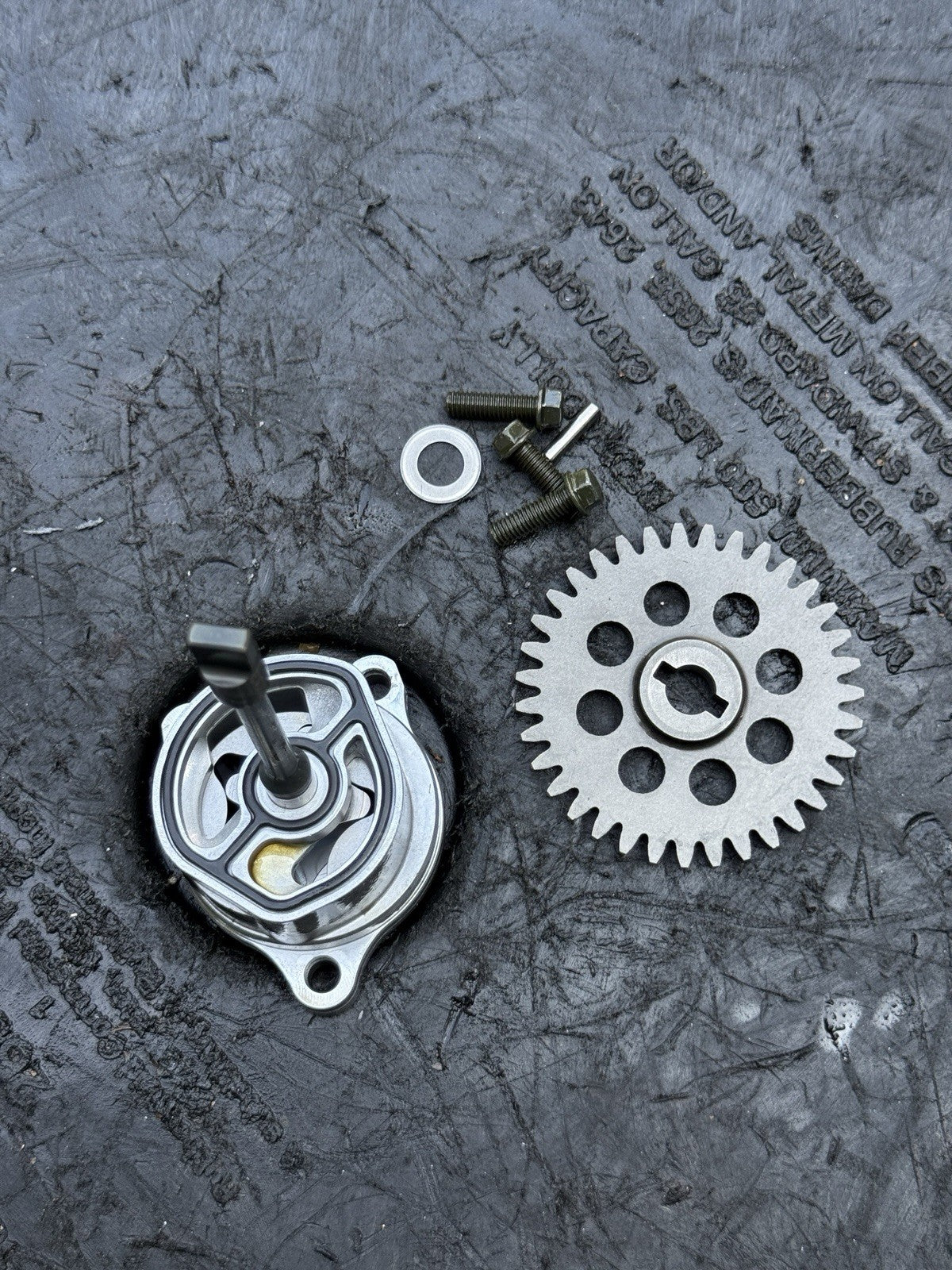 2000-2003 Suzuki GSXR750 OEM Engine Oil Pump Drive Gear Sprocket Assembly Lot0