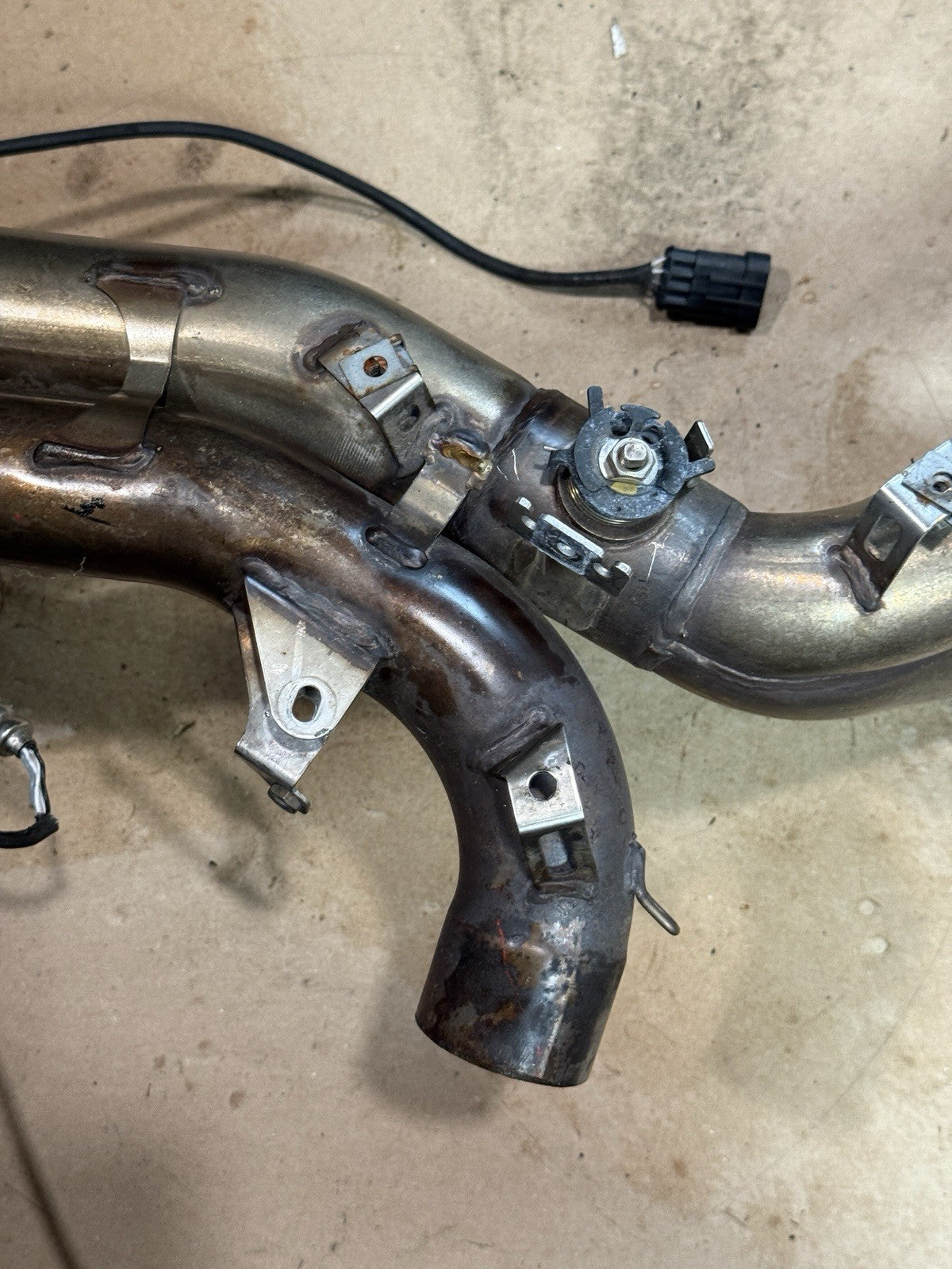 2011-13 Ducati 848 Evo 1098 1198 OEM Exhaust Headers Mid Pipe Assembly Straight
