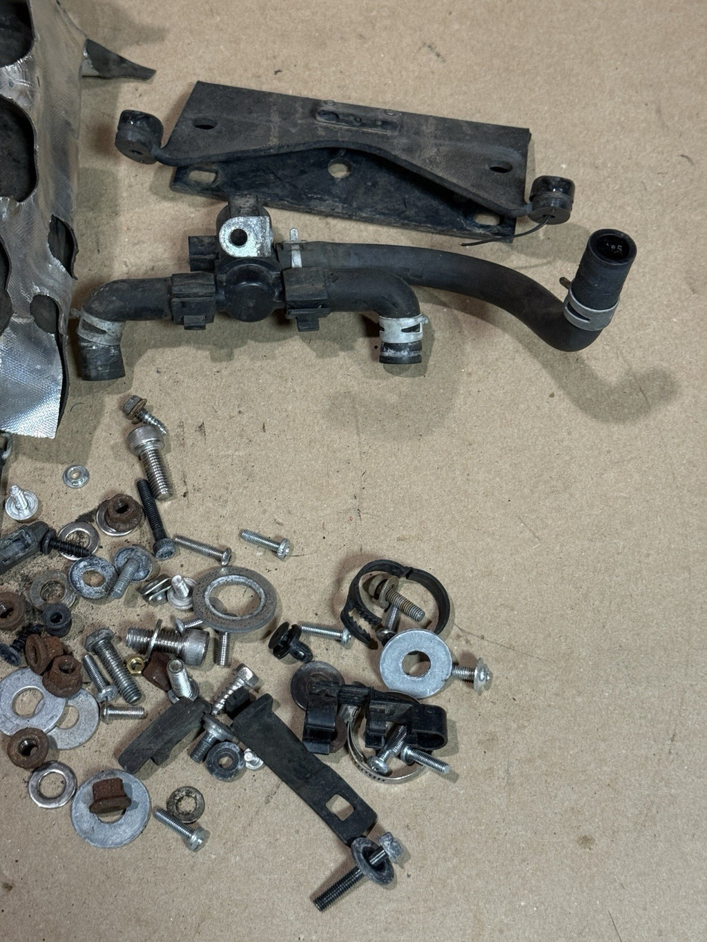 08-16 Yamaha YZF-R6 R6 OEM Engine Frame Hardware Bolts Nuts Screws Fastener Kit2