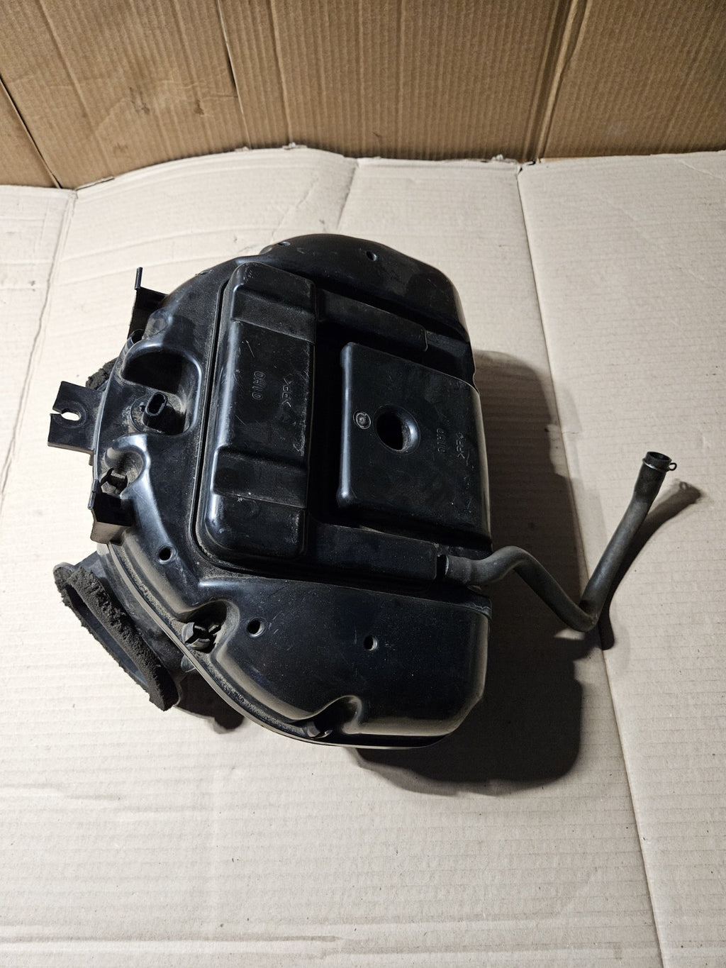 2006-2007 Suzuki GSXR600 GSX-R600 K6 K7 OEM Air Box Cleaner Housing 13700-01H012